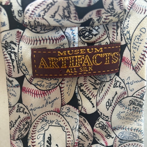 100% silk Baseball signature tie - Picture 2 of 3